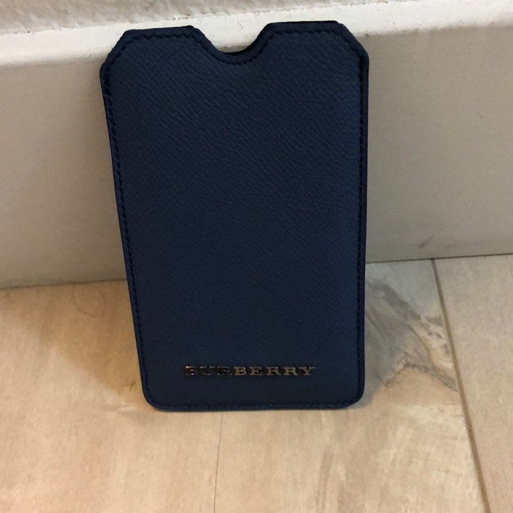 Burberry iPhone cover / wallet